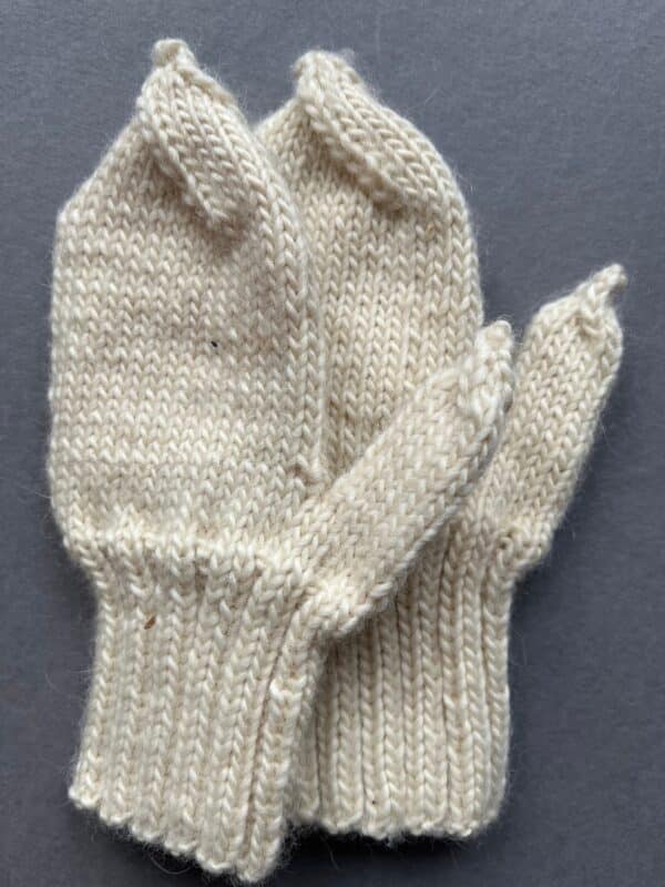 tolle, selbst gestrickte Handschuhe aus weicher Wolle in Gr 2-3y