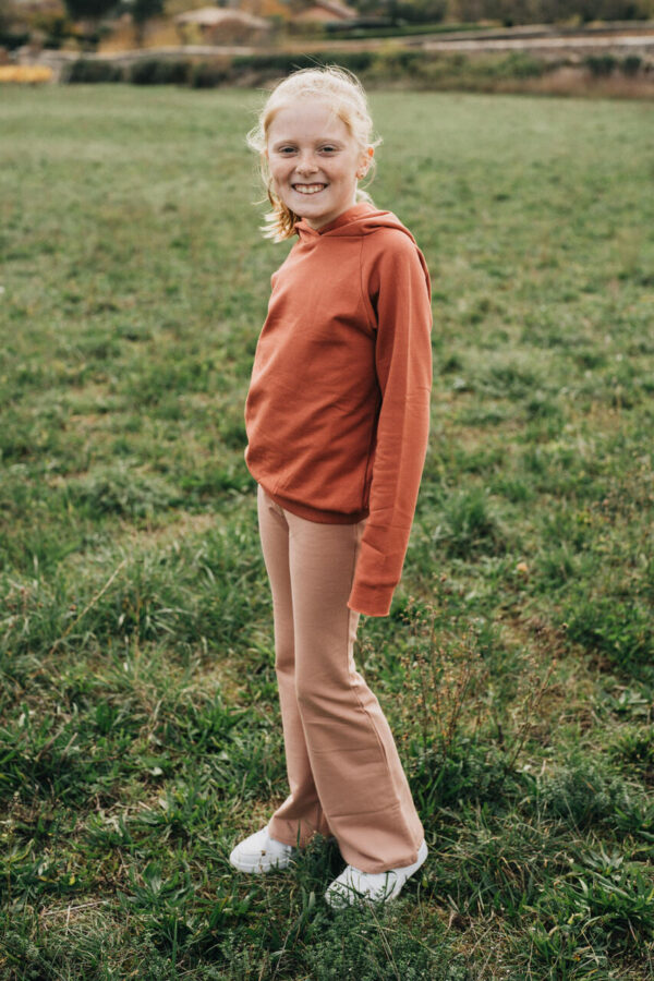 Little Hedonist organic flared leggings, made of the softest organic cotton